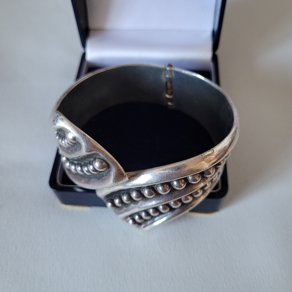 Vintage sterling silver Taxco Mexican wide clamper cuff bracelet. Marked. Gift i - Picture 7 of 10